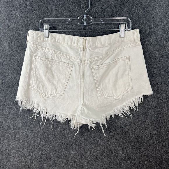 We the FREE PEOPLE Soft WHITE Cut Off JEAN Shorts MID RISE Frayed Denim 30 - Picture 2 of 6